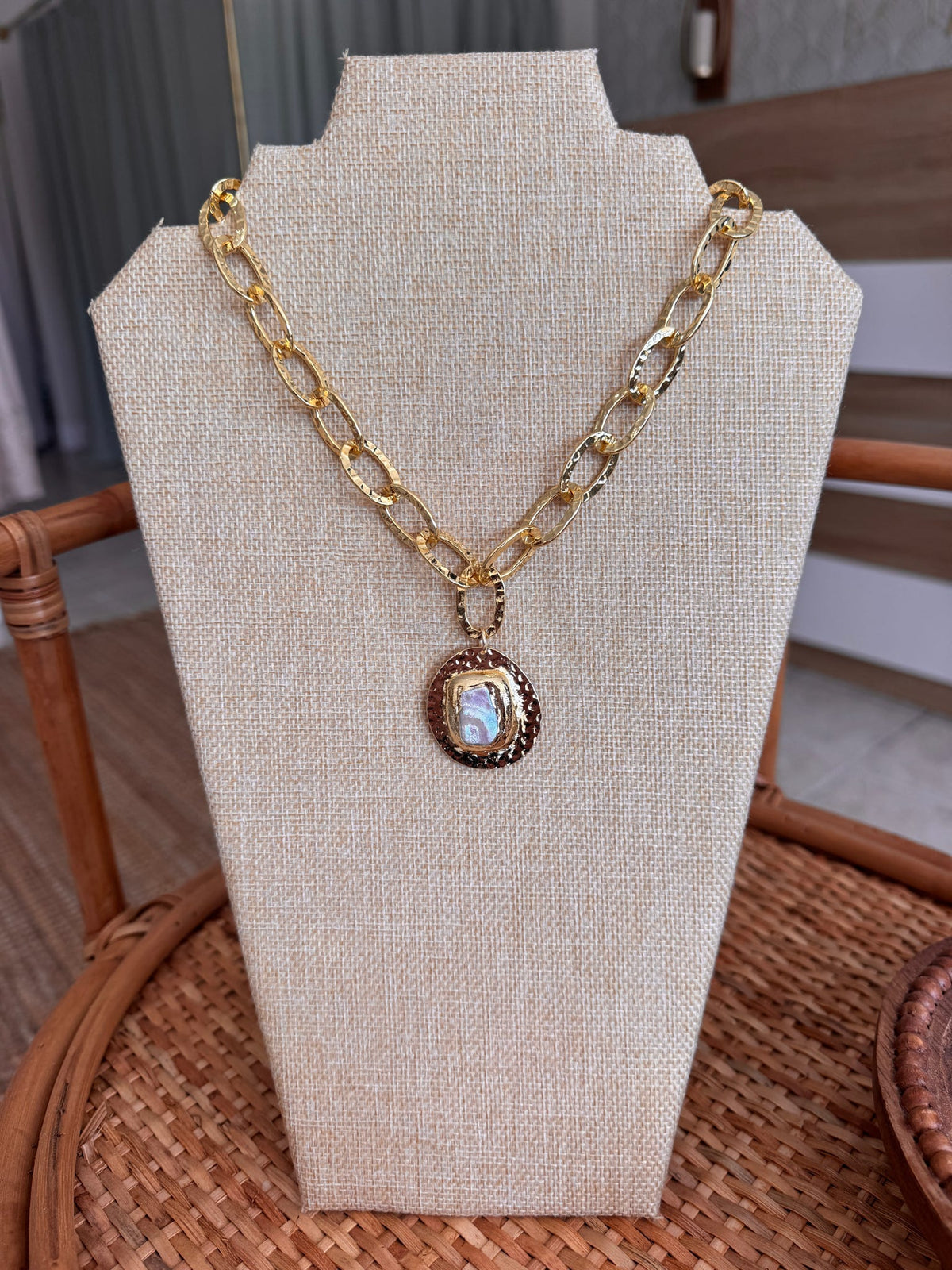 Round w/ Baroque Pearl Pendant Necklace