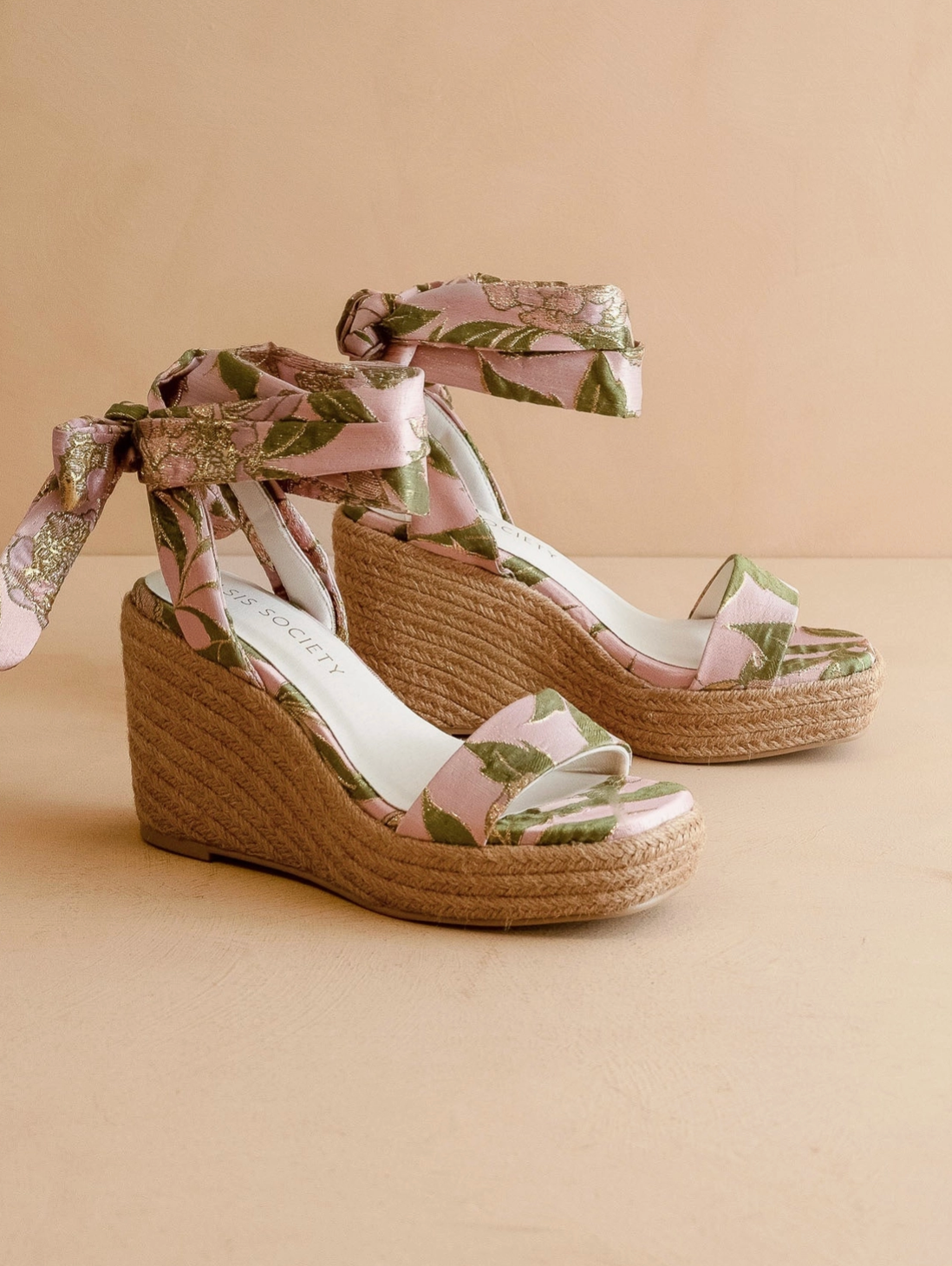 Rose Wrap Wedge